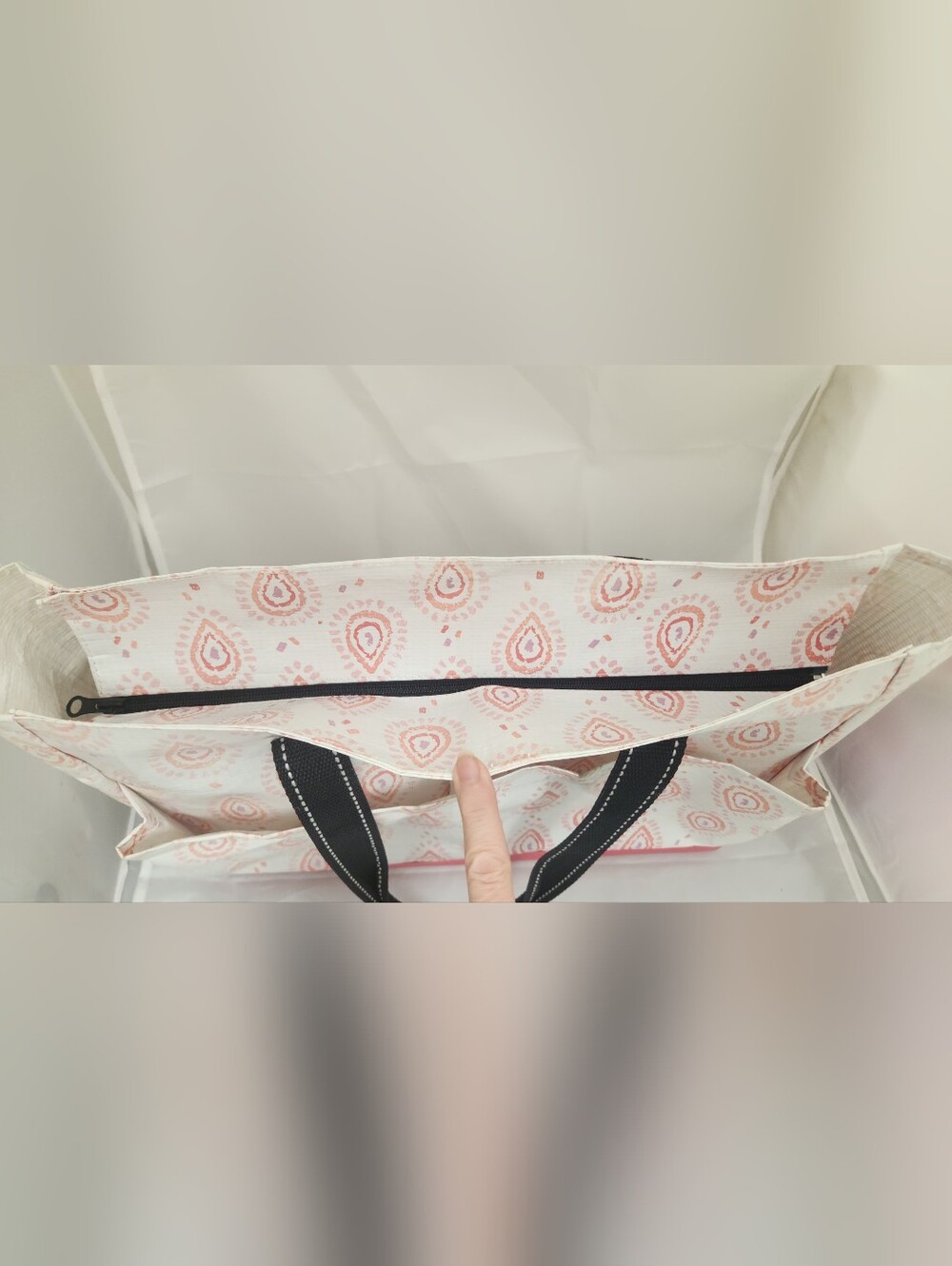 Scout Pink Paisley Print Organizer Tote with Black Handles Zip Top - Picture 5 of 6